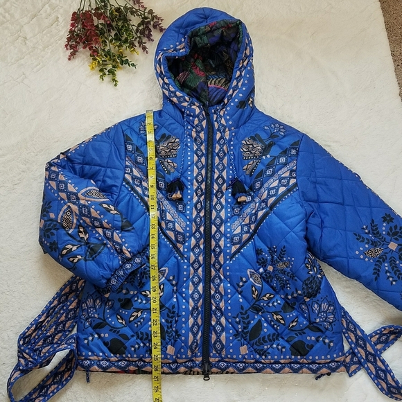 Farm Rio Macaw Forest Reversible Quilted Printed Shell Jacket - Blue - Picture 3 of 10